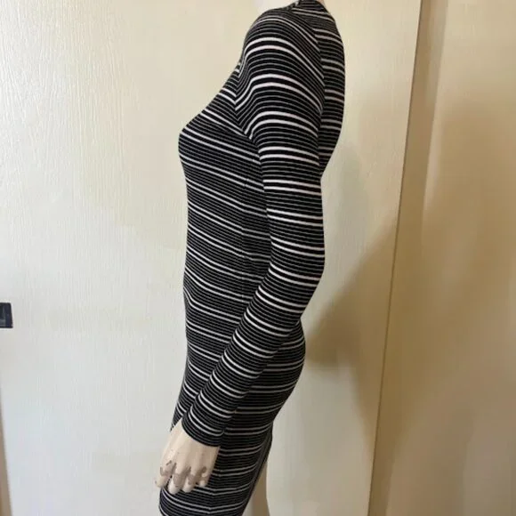 ATM Dress Medium - Picture 2 of 4